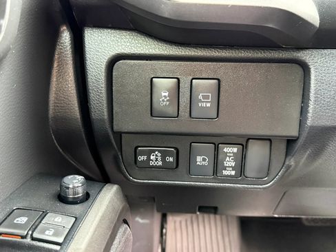 Used 2022 Toyota Tacoma TRD Off-Road w/ TRD Premium Off Road Package AWD/4WD image 21