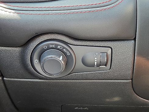 Used 2025 Dodge Durango GT AWD/4WD image 26