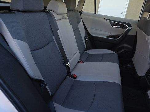 Used 2022 Toyota RAV4 XLE image 27