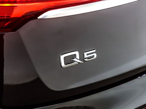 Used 2023 Audi Q5 2.0T Premium Plus w/ Premium Plus Package image 9