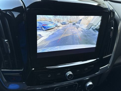 Used 2023 Chevrolet Traverse LT image 18