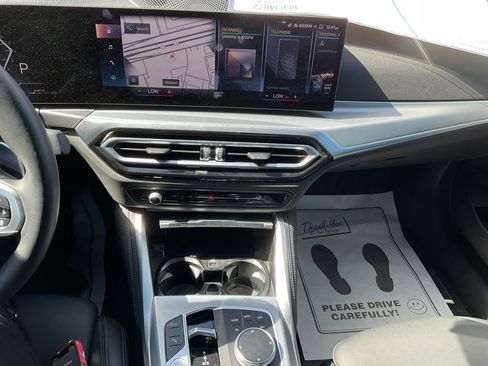 Used 2024 BMW M440i Convertible w/ Premium Package image 21