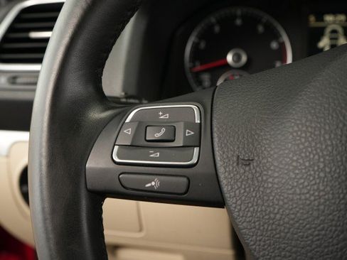 Used 2013 Volkswagen Eos Komfort FWD image 43