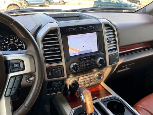 Used 2019 Ford F150 King Ranch w/ Equipment Group 601A Luxury AWD/4WD image 7