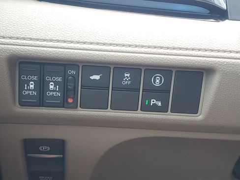 Used 2023 Honda Odyssey Elite image 25
