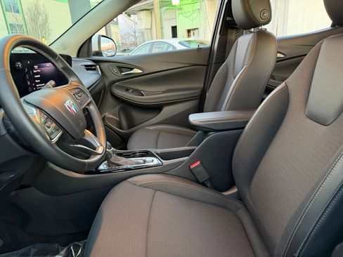 Used 2025 Buick Encore GX Preferred image 24