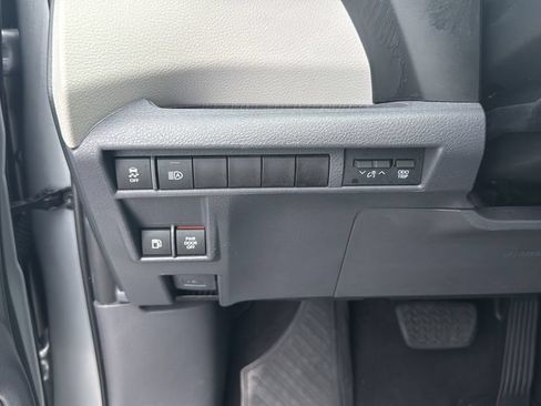 Used 2022 Toyota Sienna XLE FWD image 39