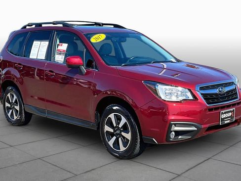 Used 2017 Subaru Forester 2.5i Limited w/ Popular Package #2 AWD/4WD image 2