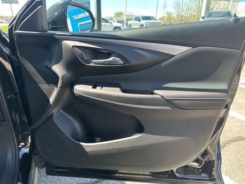Used 2025 Buick Envista Avenir FWD image 10