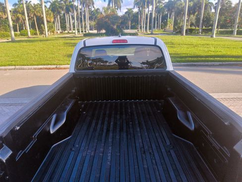 Used 2019 Toyota Tacoma SR RWD image 42