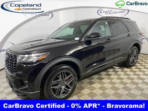Used 2025 Ford Explorer ST-Line w/ ST-Line Street Pack image 1