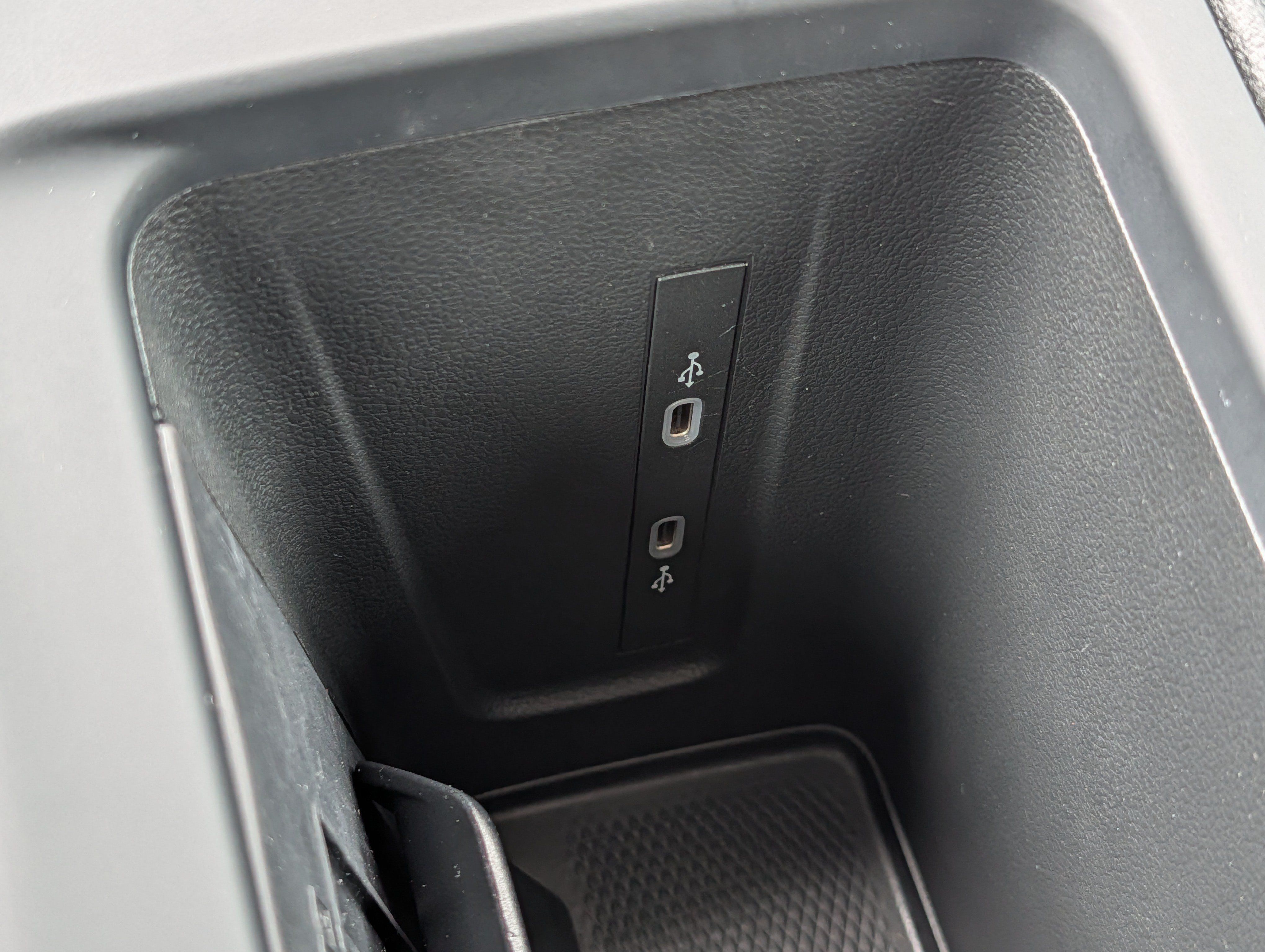 Certified 2025 Volkswagen Tiguan SE AWD/4WD image 32