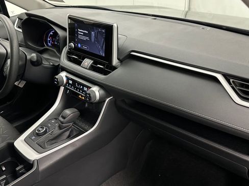 Used 2024 Toyota RAV4 XLE AWD/4WD image 19