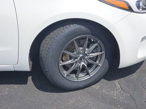 Used 2018 Kia Forte LX FWD image 17