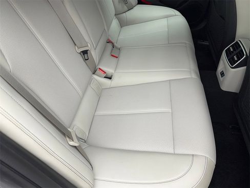 Used 2025 Genesis G70 2.5T image 51