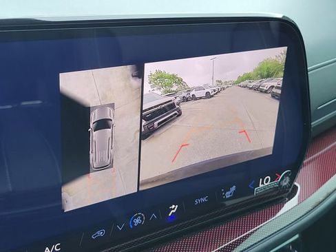 New 2026 Chevrolet Traverse Z71 w/ Driver Confidence Package image 14