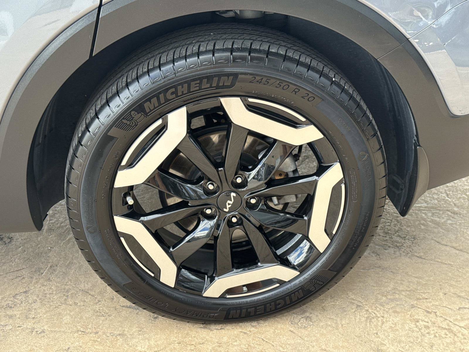 Used 2023 Kia Telluride EX FWD image 21
