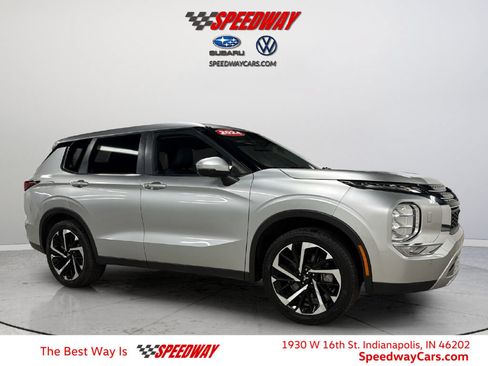 Used 2024 Mitsubishi Outlander SE Black Edition AWD/4WD image 1