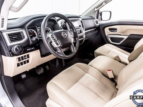 Used 2017 Nissan Titan SV image 26