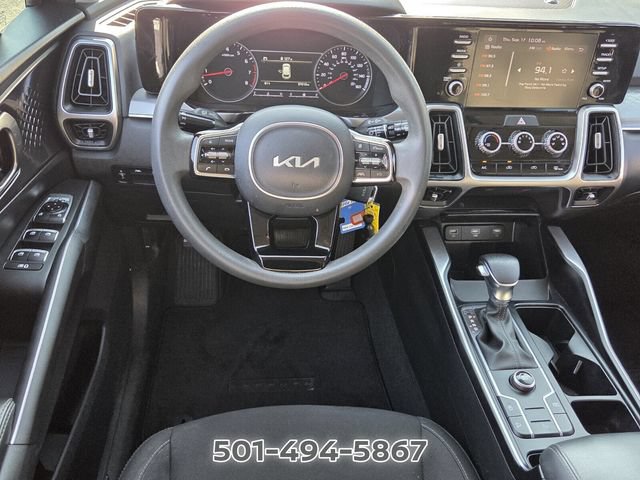 Used 2023 Kia Sorento LX FWD image 11