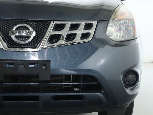 Used 2014 Nissan Rogue S w/ Convenience Package AWD/4WD image 8