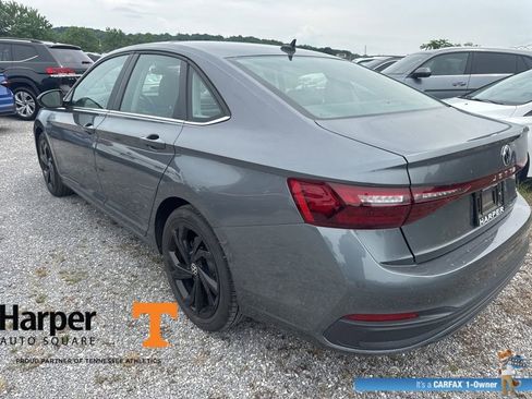 Used 2025 Volkswagen Jetta SE w/ Sunroof Package FWD image 3