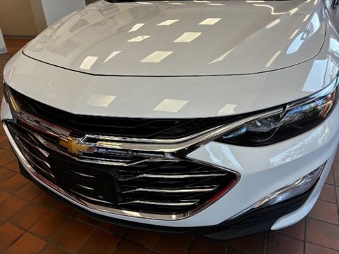 Used 2023 Chevrolet Malibu LS FWD image 9