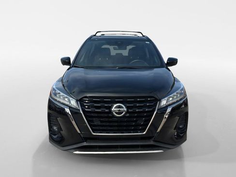 Used 2021 Nissan Kicks SR w/ Interior Electronics Package FWD image 8