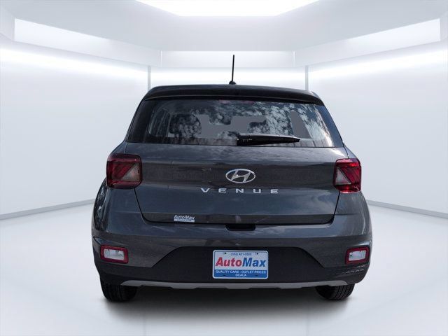 Used 2026 Hyundai Venue SE FWD image 4