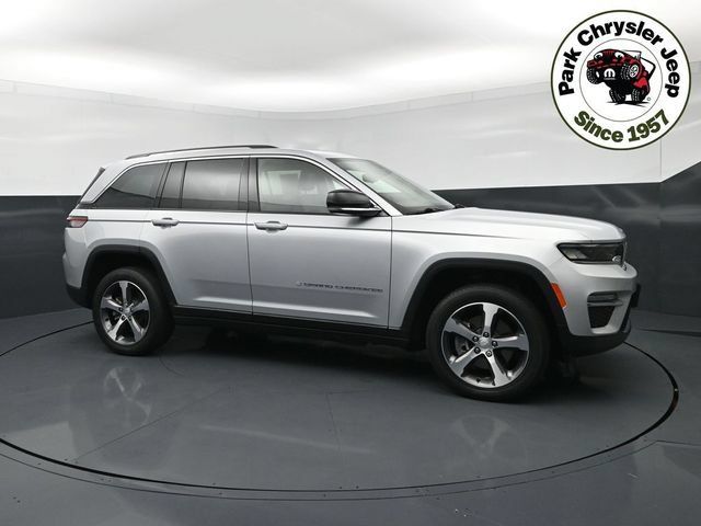 Used 2023 Jeep Grand Cherokee 4WD 4xe image 1
