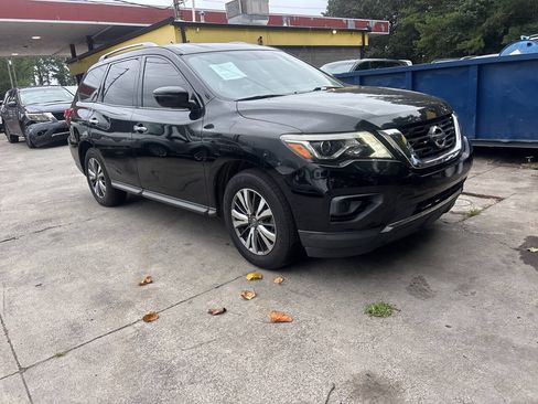 Used 2020 Nissan Pathfinder S FWD image 4