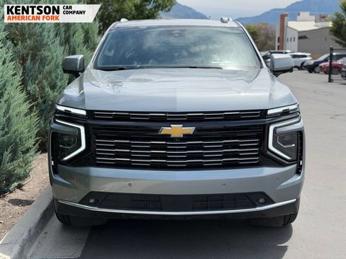 Used 2025 Chevrolet Suburban High Country AWD/4WD image 2