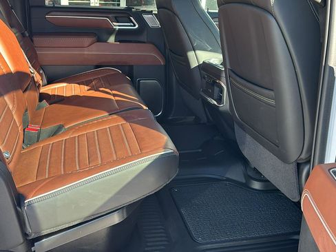 Certified 2025 GMC Sierra 2500 Denali Ultimate image 20