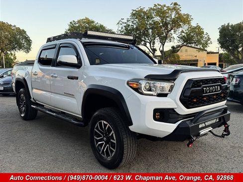 Used 2017 Toyota Tacoma TRD Off-Road w/ Tow Package image 1