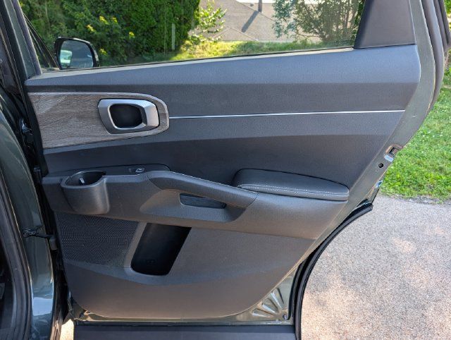 Used 2022 Kia Sorento S w/ Panoramic Sunroof Package AWD/4WD image 39