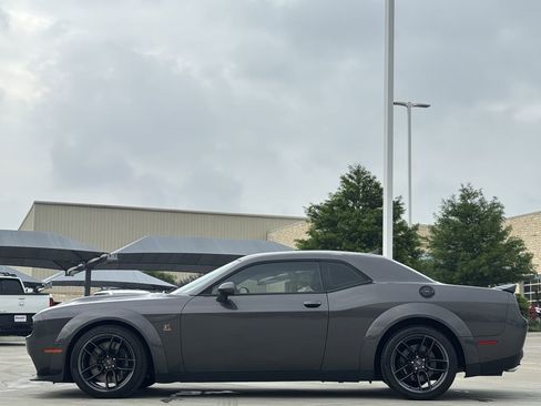 Used 2021 Dodge Challenger R/T Scat Pack RWD image 3