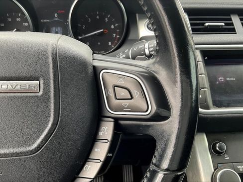 Used 2017 Land Rover Range Rover Evoque SE image 19