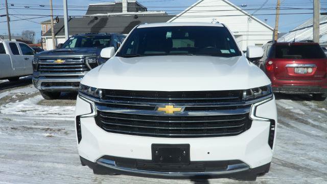 Used 2024 Chevrolet Suburban LT AWD/4WD image 2