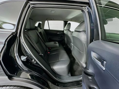 Certified 2025 Toyota Corolla Cross XLE FWD image 27