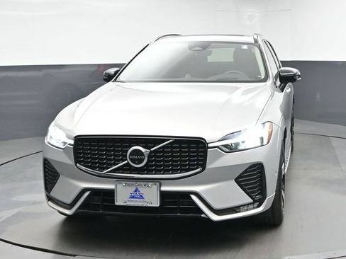 Used 2023 Volvo XC60 B6 Ultimate w/ Protection Package Premier AWD/4WD image 3