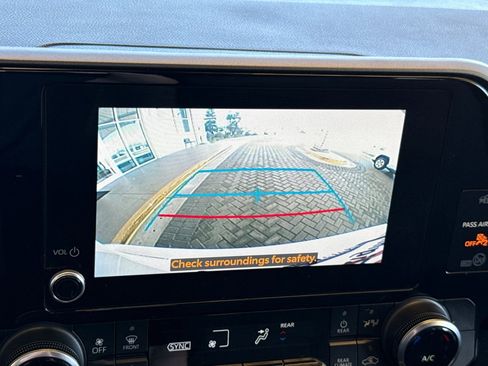 Certified 2024 Toyota Highlander LE image 23