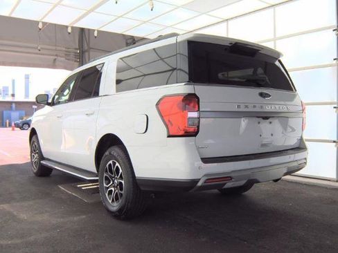 Used 2023 Ford Expedition Max XLT image 2
