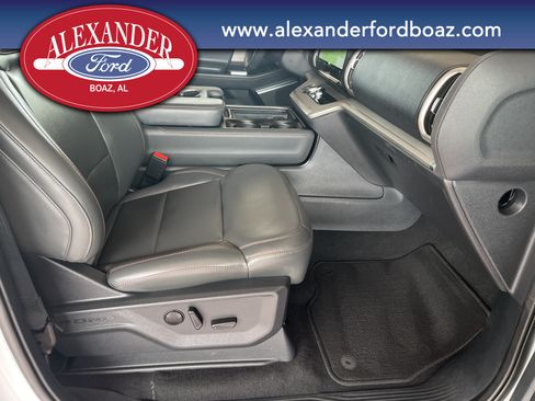 Used 2025 Ford Expedition Active AWD/4WD image 16