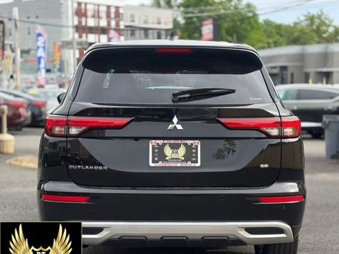Used 2024 Mitsubishi Outlander AWD image 5