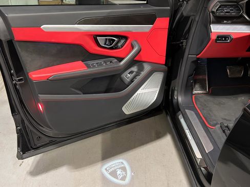 Used 2020 Lamborghini Urus image 14