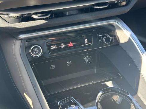 Certified 2025 Audi Q5 Premium AWD/4WD image 32