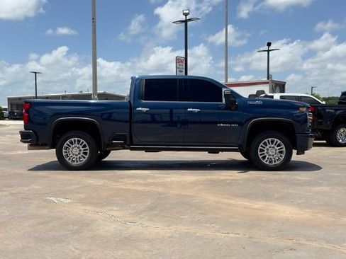 Used 2022 Chevrolet Silverado 2500 High Country AWD/4WD image 8