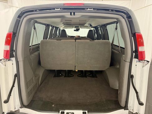 Used 2019 Chevrolet Express 3500 LT w/ LT Preferred Equipment Group image 8
