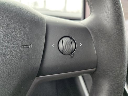 Used 2020 Tesla Model 3 image 28