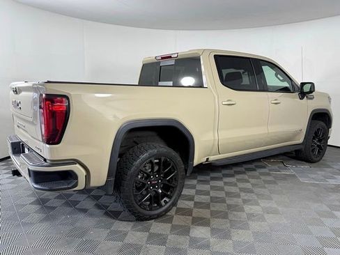 Used 2023 GMC Sierra 1500 AT4 w/ AT4 Premium Package AWD/4WD image 8